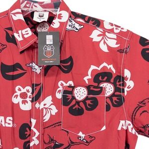 NWT Wes and Willy Arkansas Razorback College Short Sleeve Hawaiian Shirt Mens L